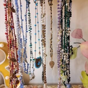 Gioielli creati a mano con lavorazione uncinetto